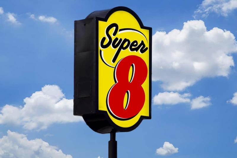 Super 8 By Wyndham Nashville Downtown Exterior photo